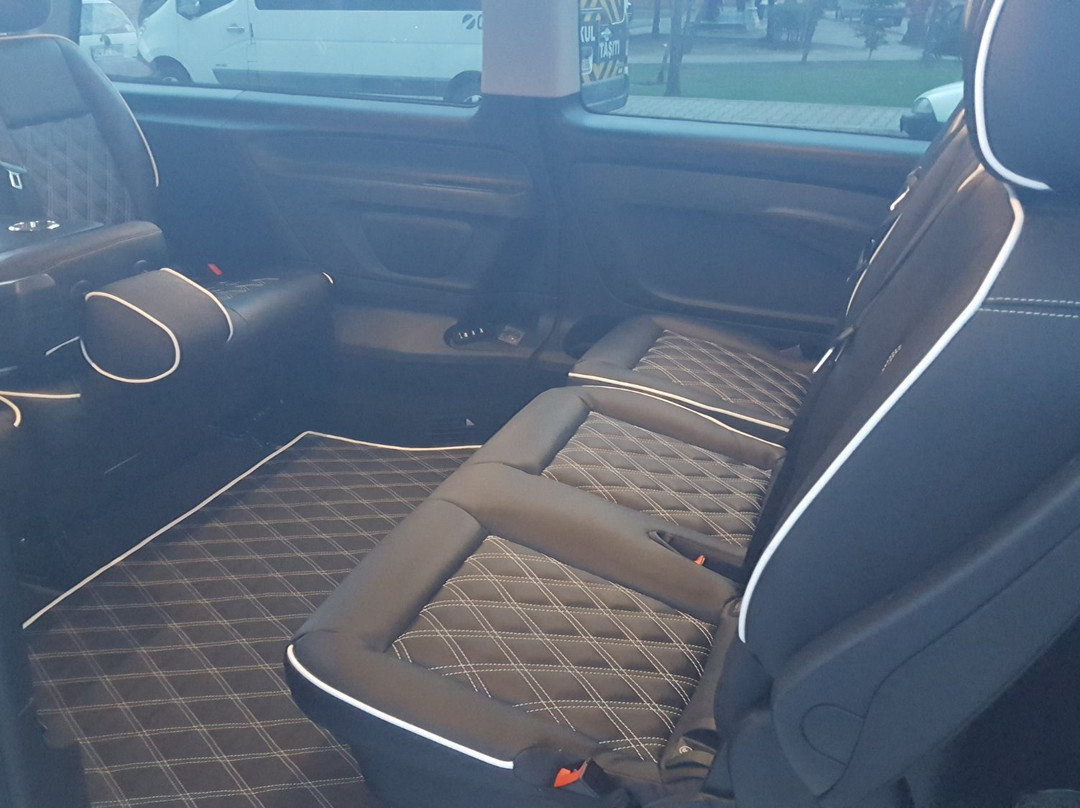 Europe van rental-布拉格必去景点