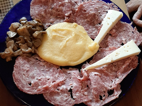 Hosteria Bar Meeting