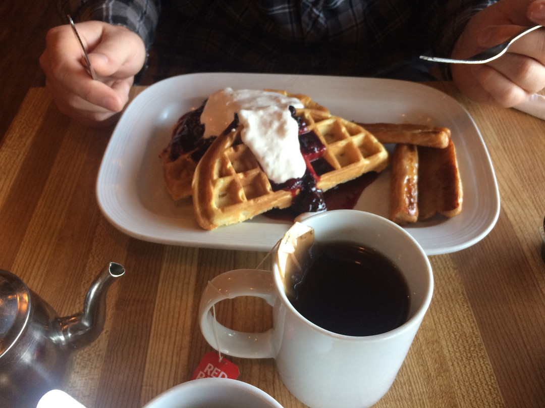 Triple J Hotel and Cabins主图