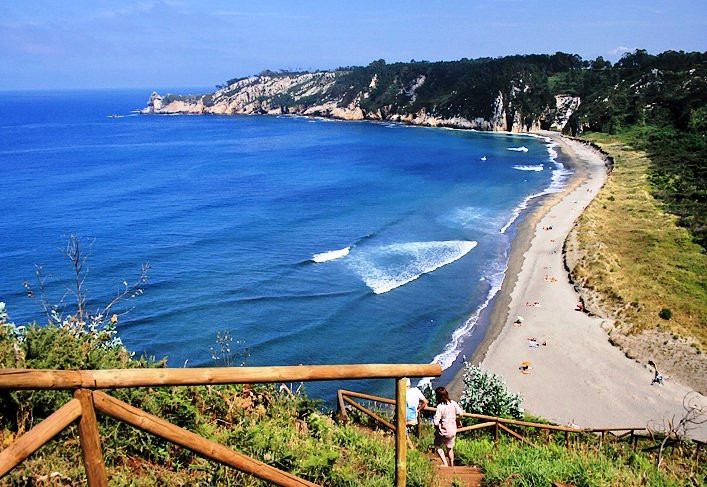 Playa de Barayo景点图片