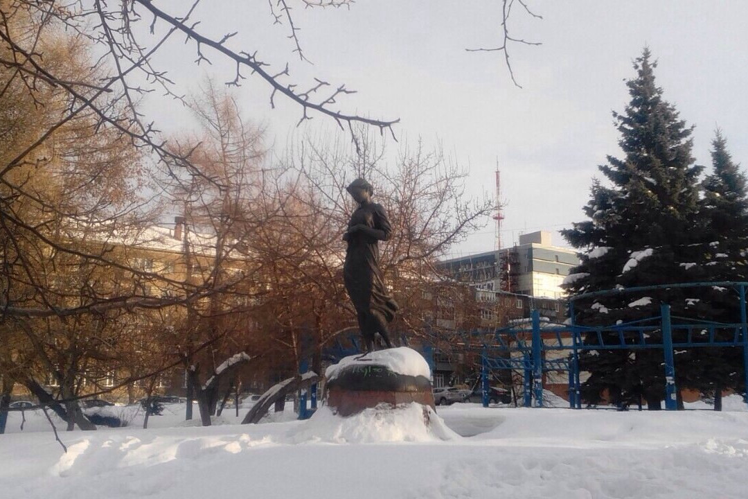 Sculpture Awakening-车里雅宾斯克必去景点