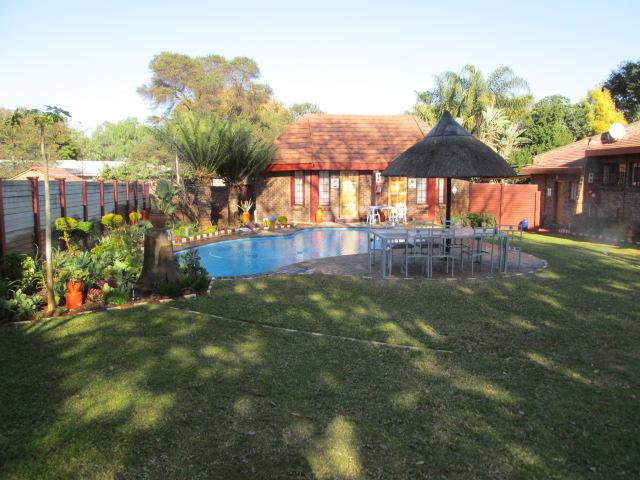 Bendor Bayete Self Catering Accommodation-泳池