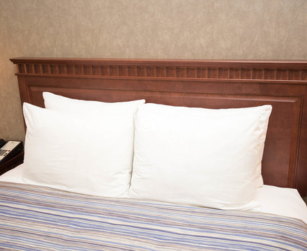 菲利普斯广场套房酒店