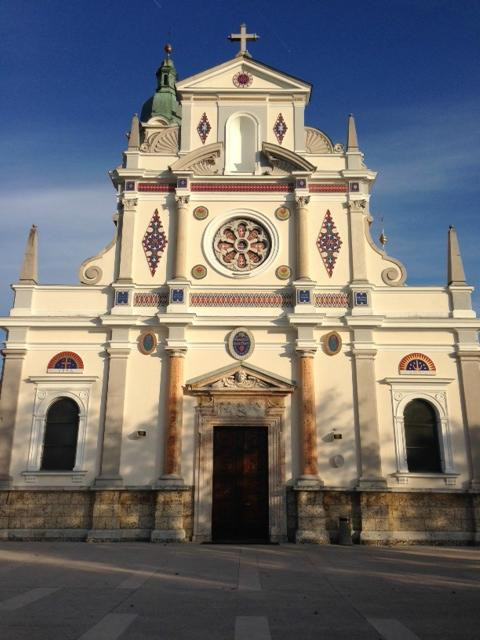 Basilica of Mary Help of Christians-Brezje必去景点