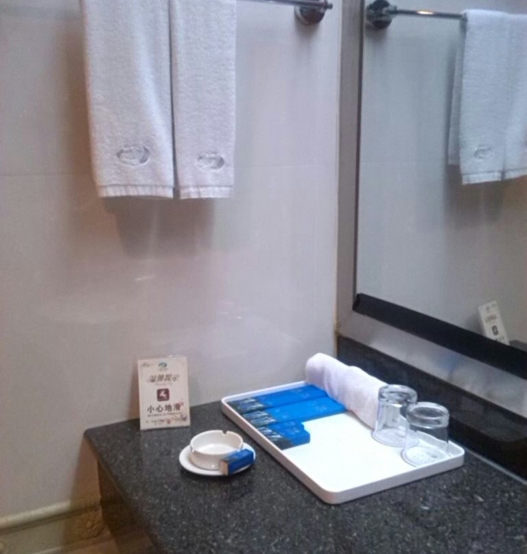 天瀑大酒店主图