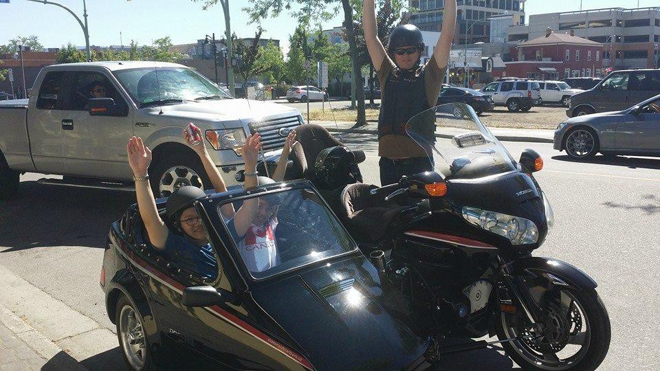 Custom Sidecar Tours-基洛纳必去景点