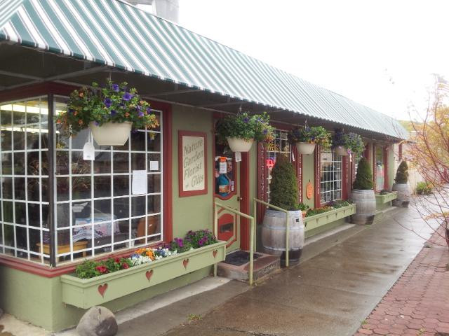 Athena餐馆和美食-Garden Of Eatin'