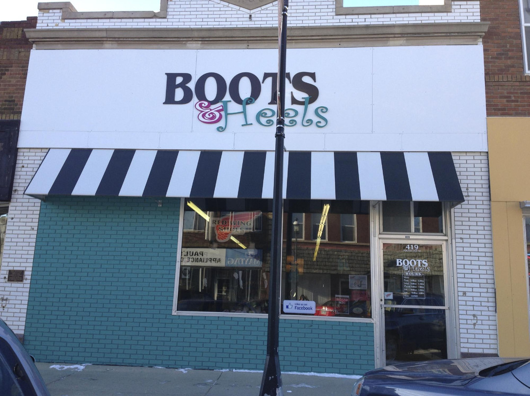 BOOTS & HEELS-Devils Lake必去景点