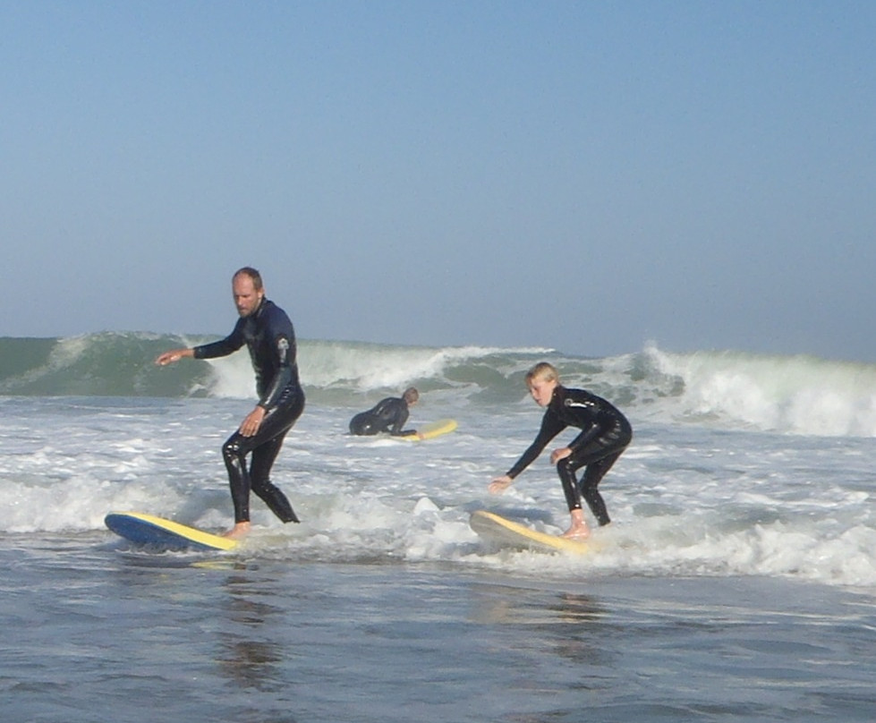 Hooked Surf School景点图片