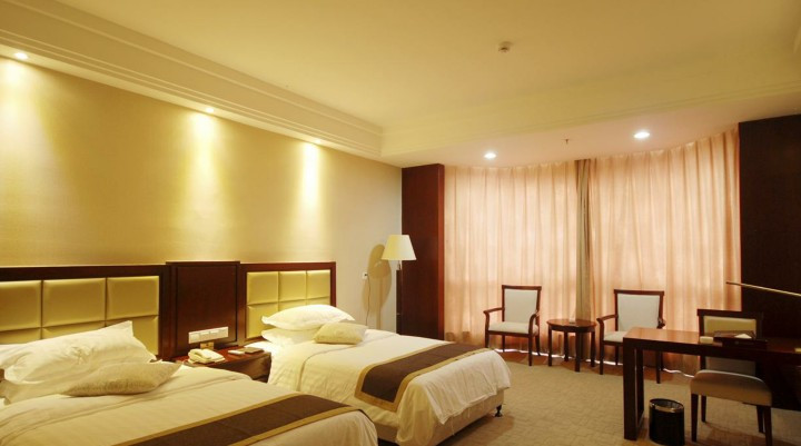 韶山华龙山庄大酒店主图