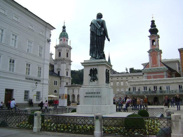 Mozart Statue
