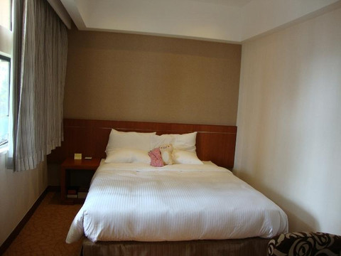 明爱白英奇宾馆主图