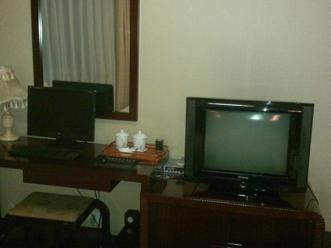 德盛商务大酒店主图