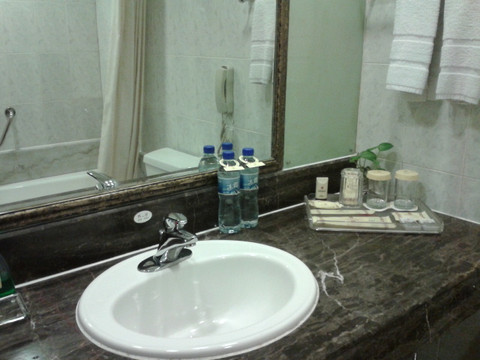 银座泉城大酒店主图