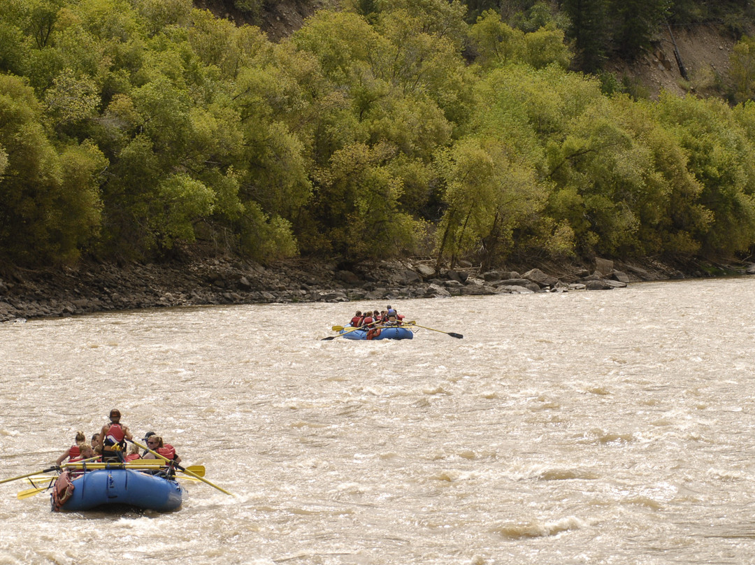 Glenwood Canyon Rafting, Inc.-格伦伍德温泉必去景点