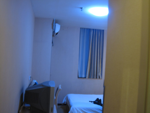 唯庭轻居酒店(上海南站罗秀路地铁站店)主图