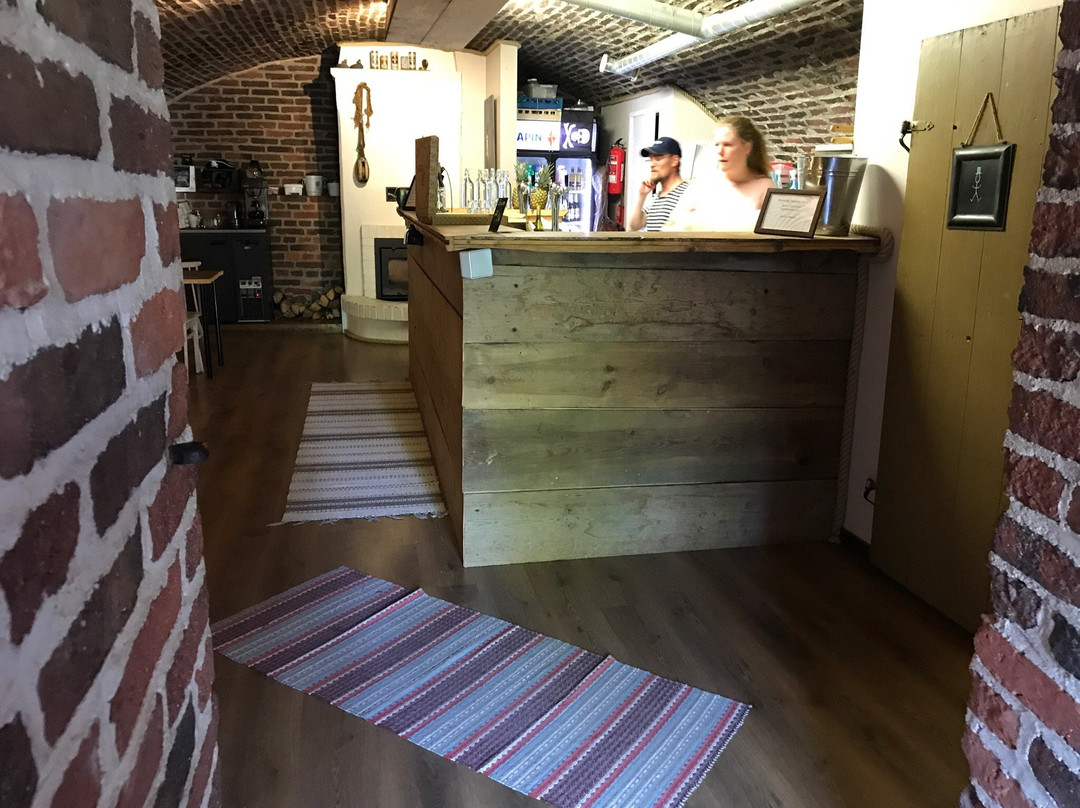 Kumlinge餐馆和美食-Tullkällarn Pub