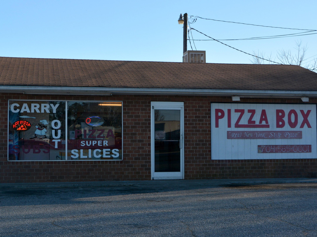Love Valley餐馆和美食-Pizza Box- Stony Point