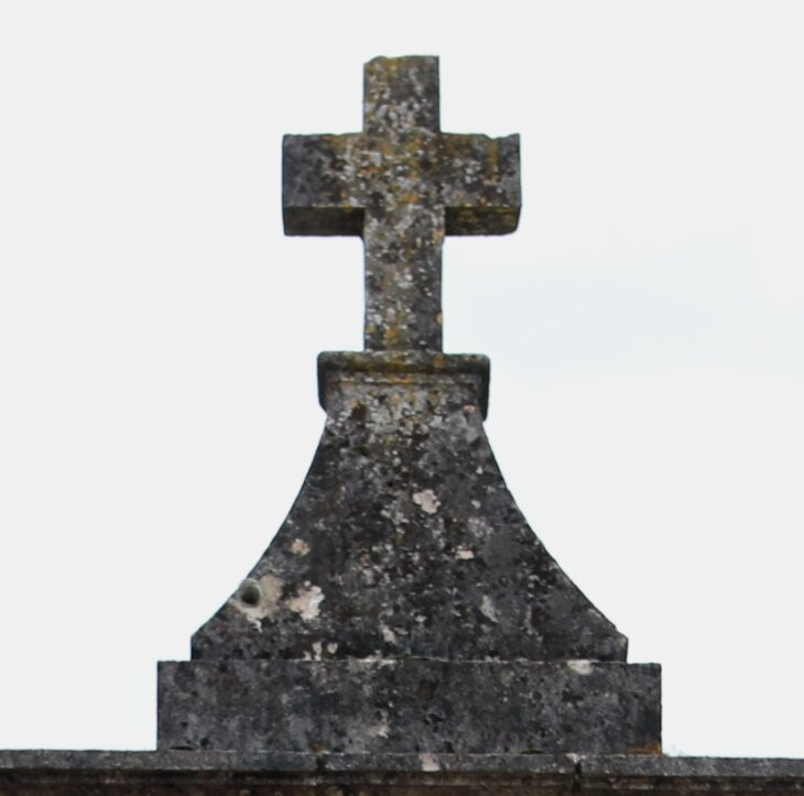 Les vieilles croix de Dracy-Le-Fort景点图片