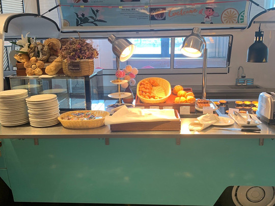 上海滴水湖假日酒店主图