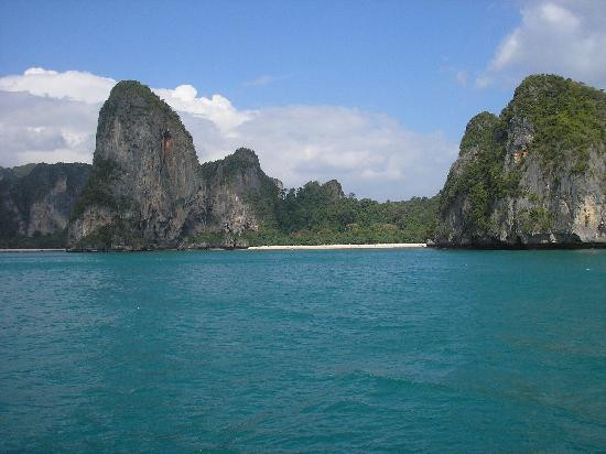 莱利海滩景点图片