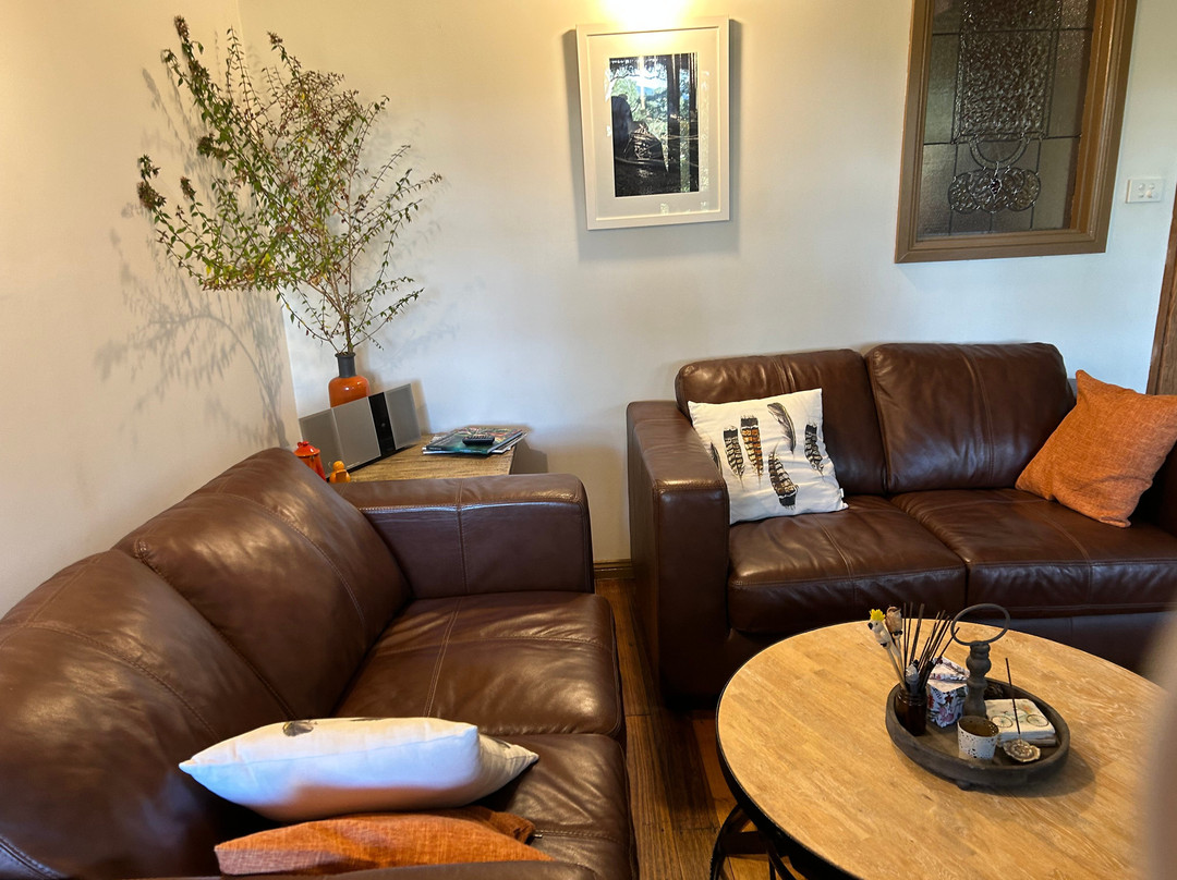 Buttercup Hill主图