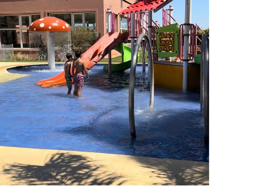 Howard Johnson Funes主图