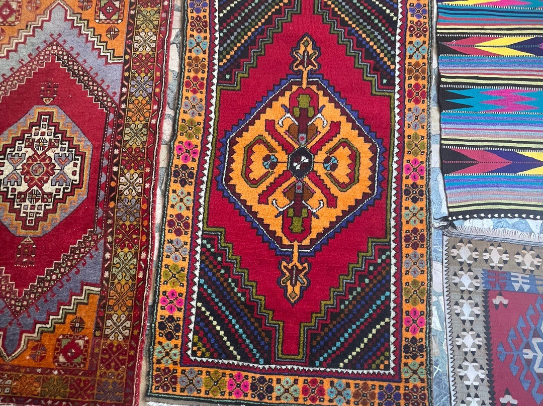 Kilimji Baba Rugs, Carpets, Kilims景点图片
