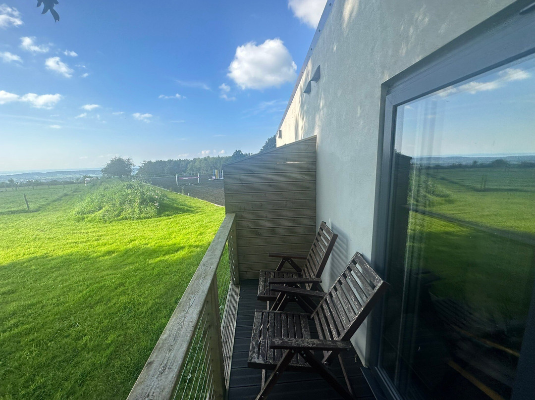 Open Acres Accomadation and Airport Parking主图