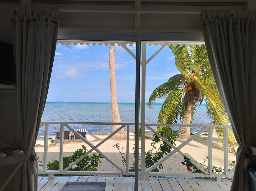 Opoa Beach Hotel主图