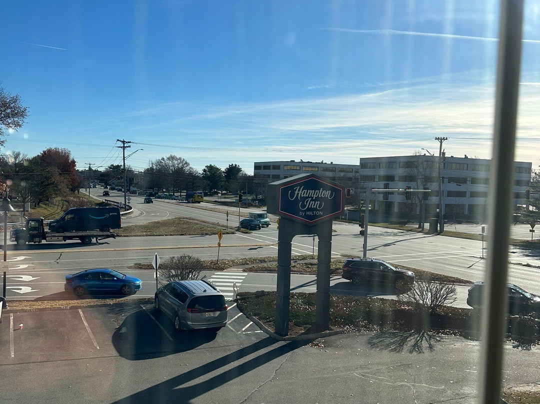 纳舒华希尔顿恒庭酒店主图