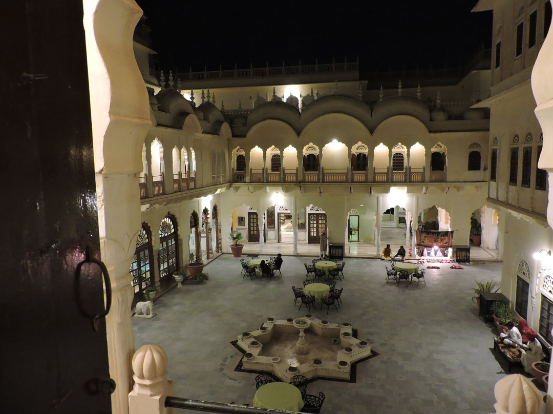 阿斯萨玛哈酒店主图