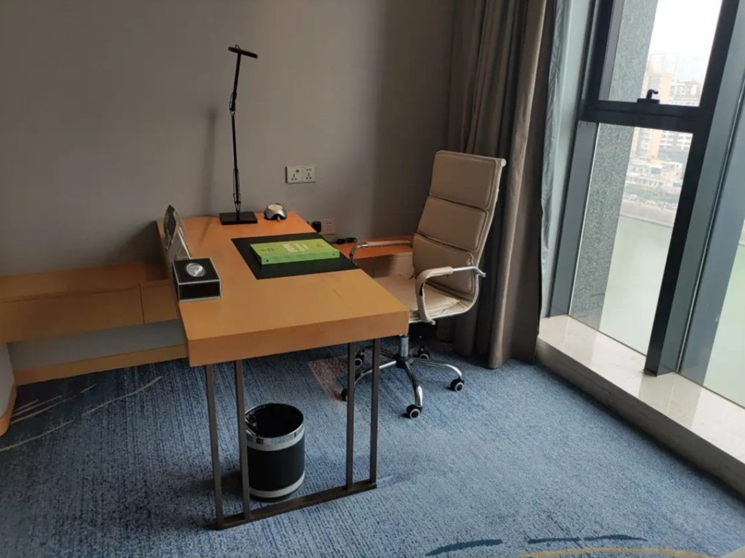 内江滨江假日酒店主图