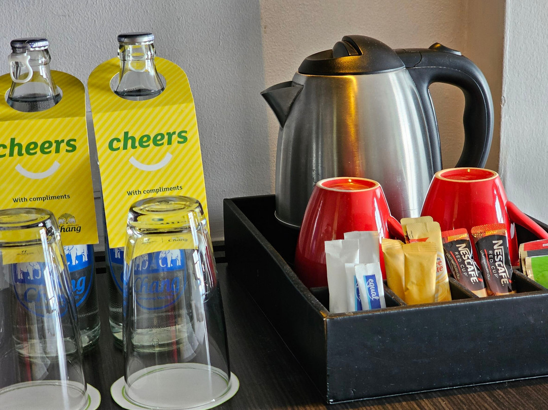 曼谷素坤逸路假日酒店主图