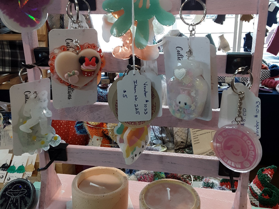 Annie's Oak Street Artisan Market景点图片
