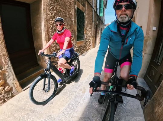 Paco’s Rent A Bike-阿尔库迪亚港必去景点