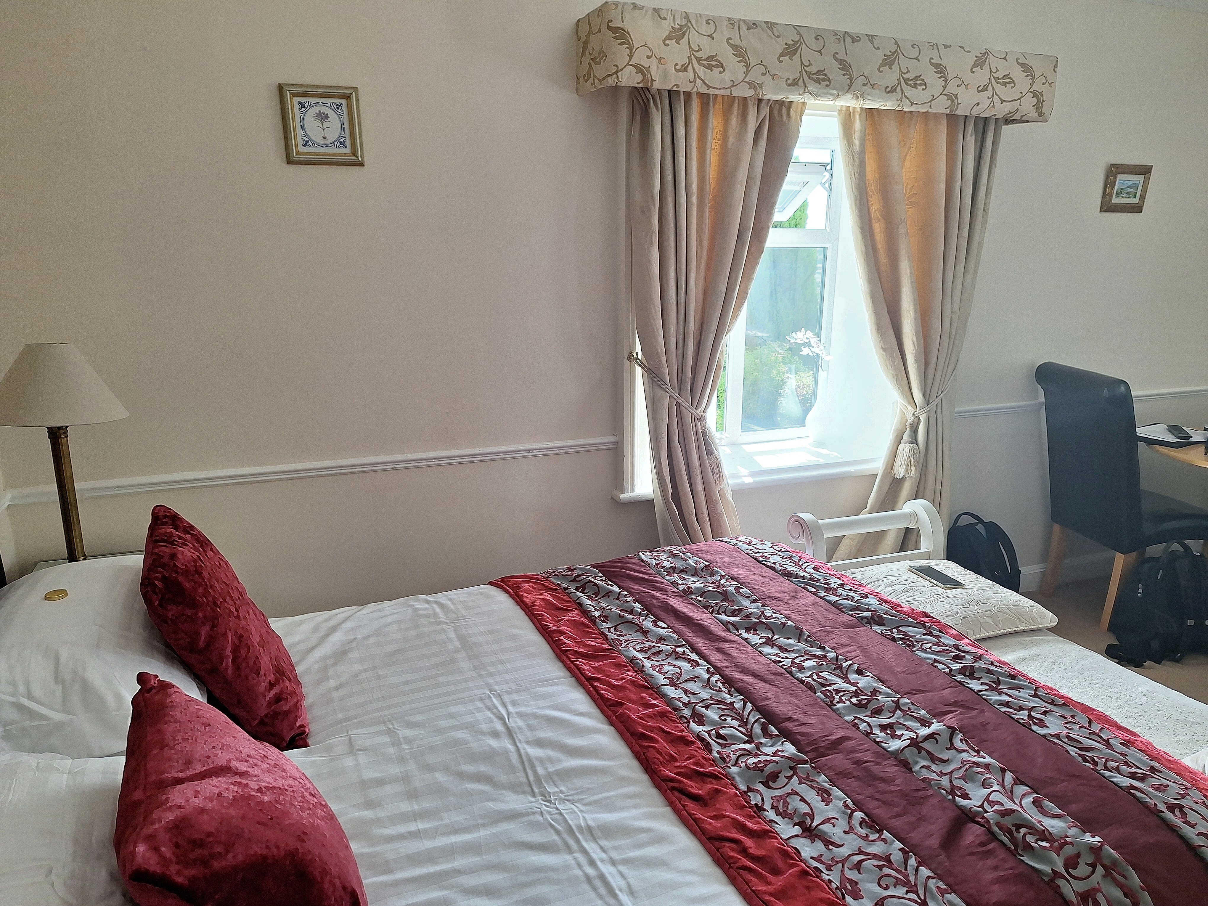 Robin Hill House-客卧