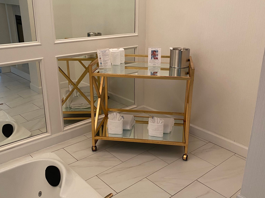 The Burgundy Hotel, Tapestry Collection by Hilton主图