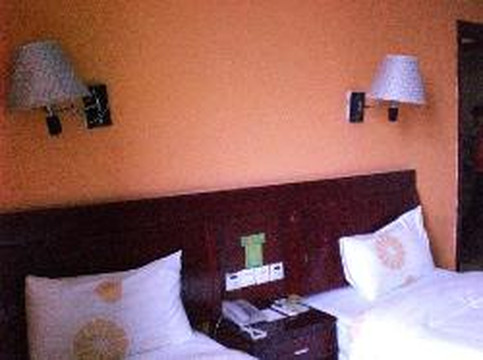 7天长沙火车站二店主图