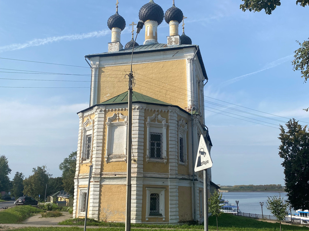 Church of The Holy Martyrs Florus and Laurus景点图片
