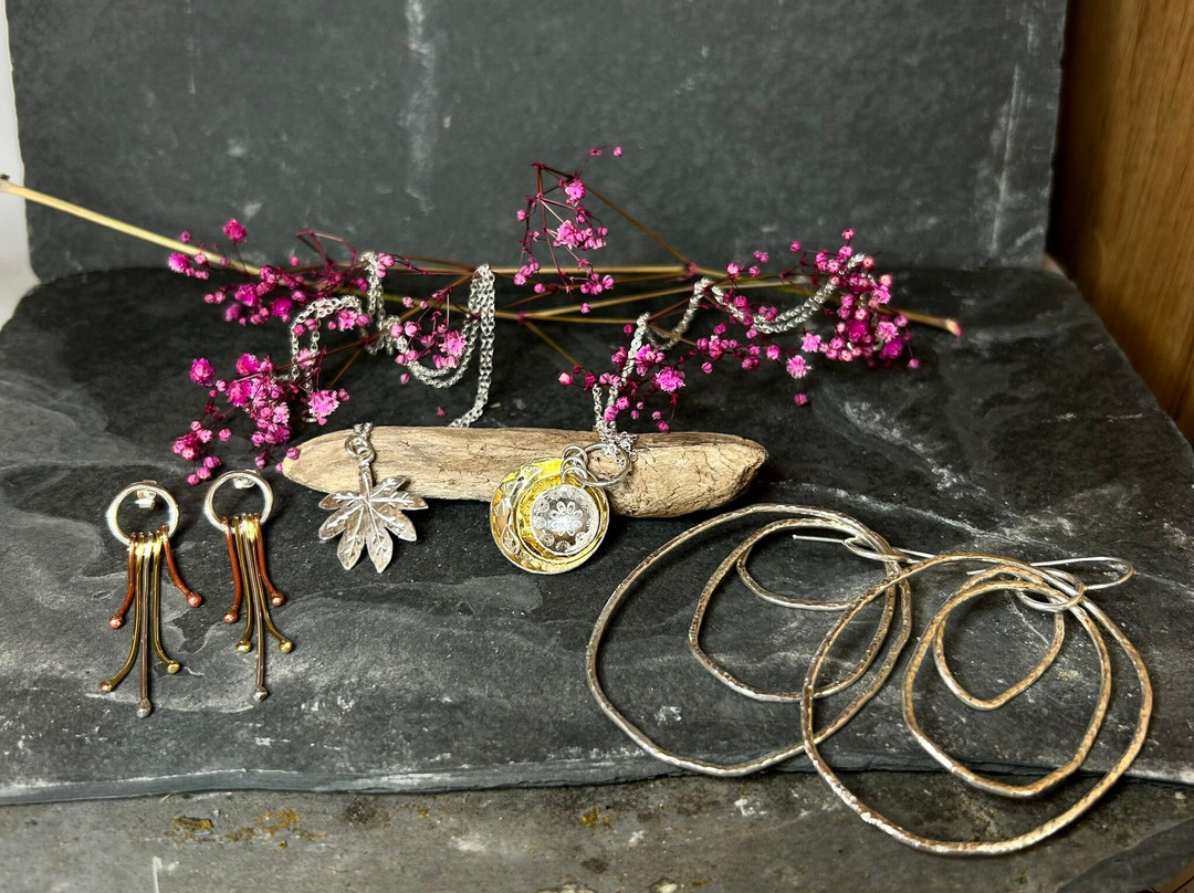 Juliette McElligott Jewellery School