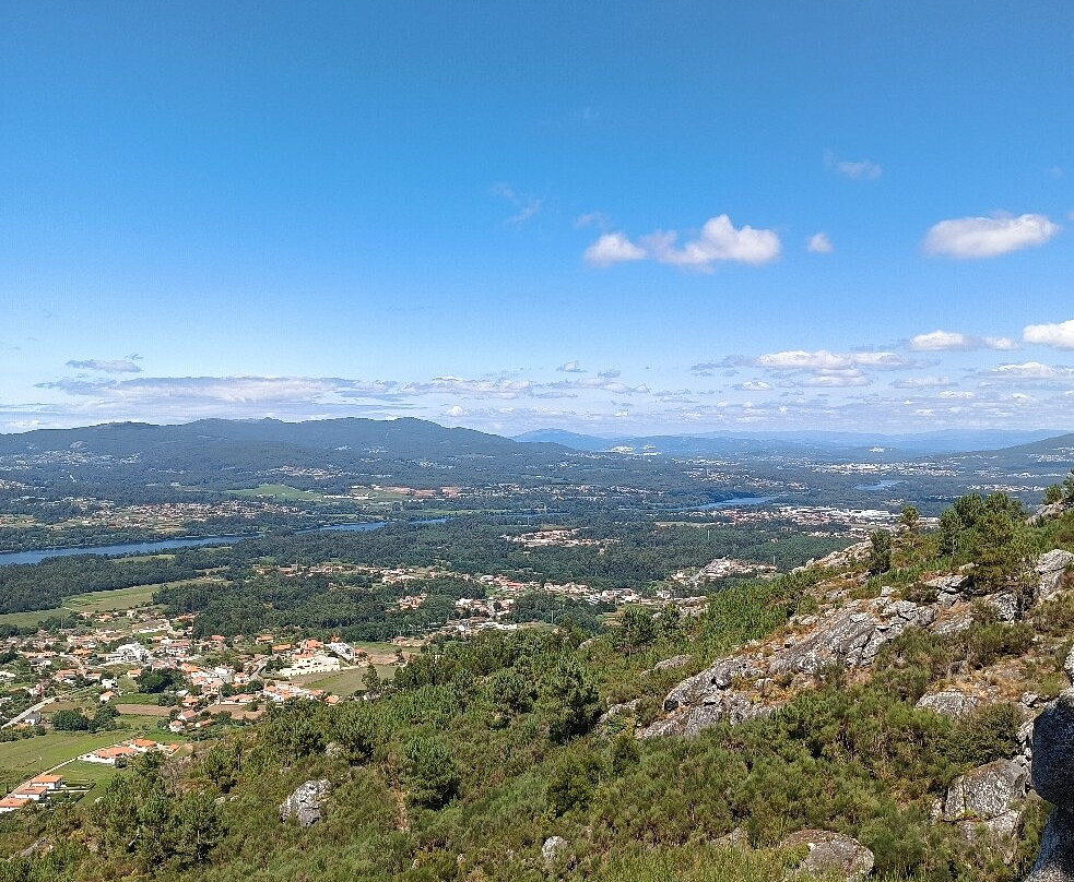 Miradouro e Baloiço Do Cervo景点图片