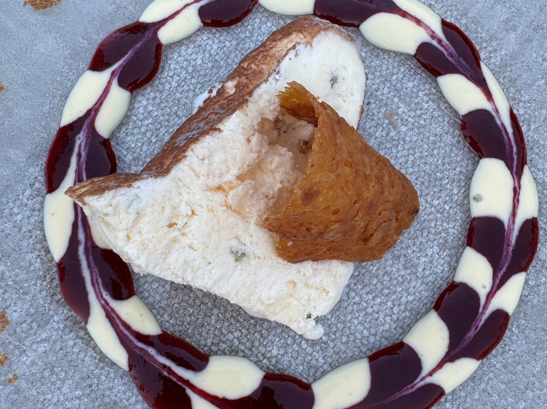 施瓦迪酒店主图