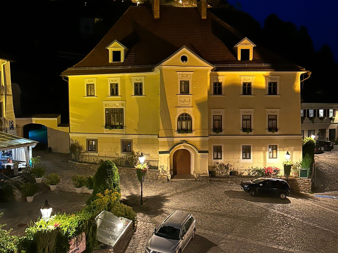 Garni Weisser Wolf主图