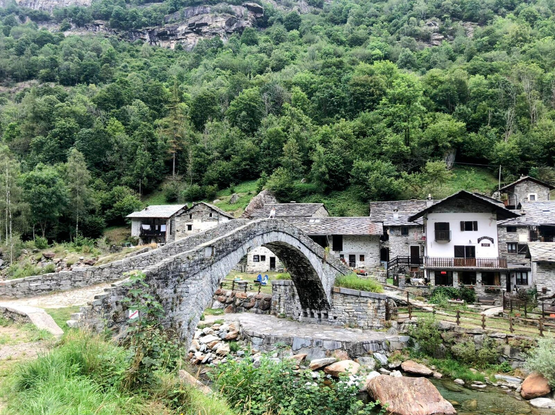 Cascata di Fondo-Traversella必去景点