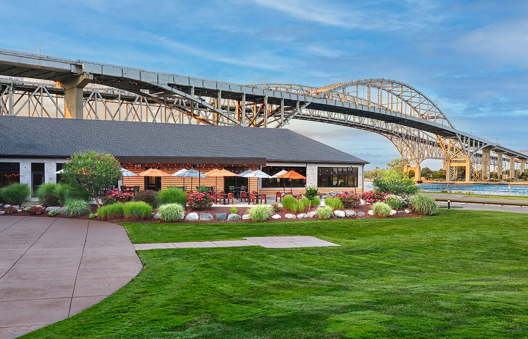 休伦港餐馆和美食-Freighters