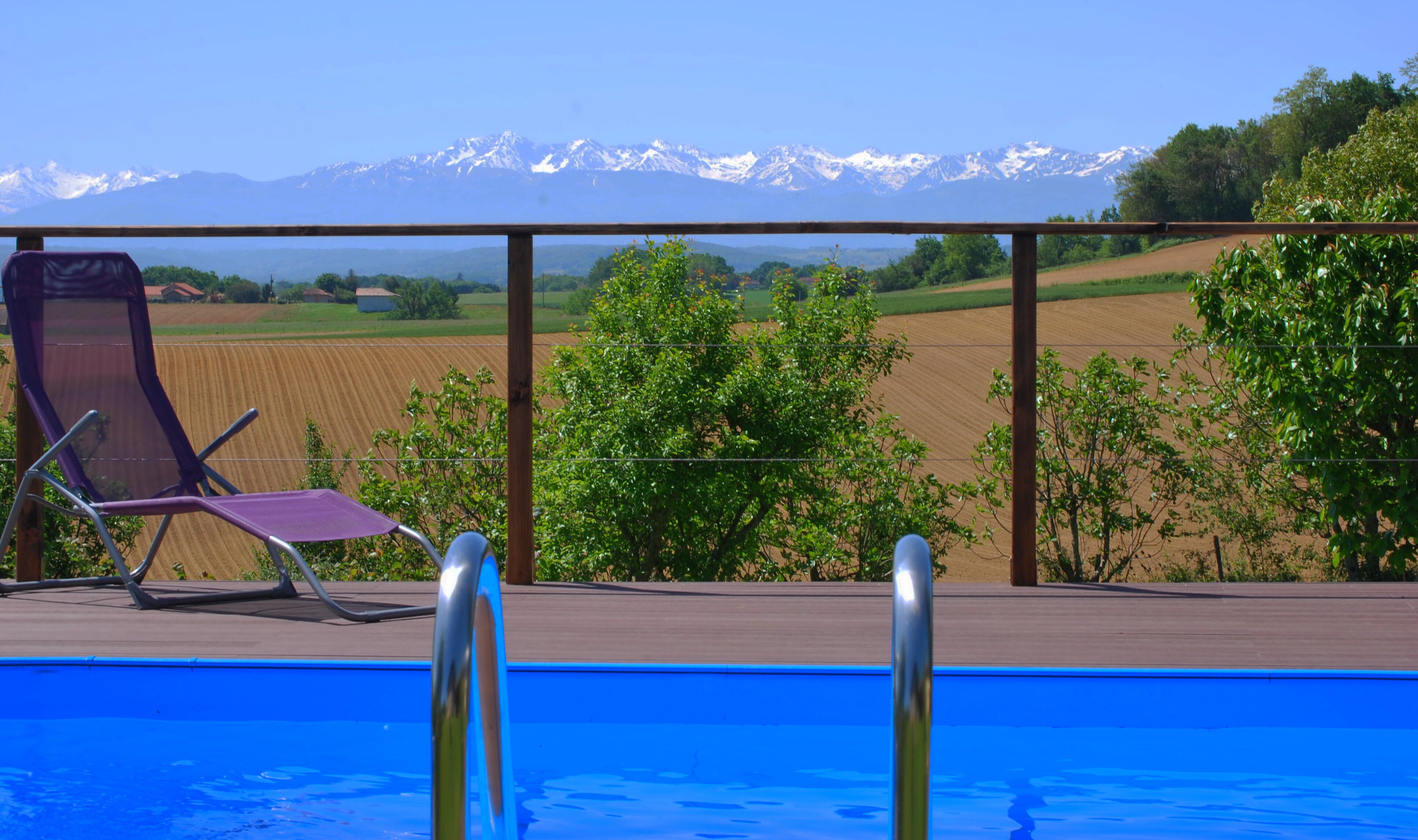Maison Vue Pyrénées-泳池