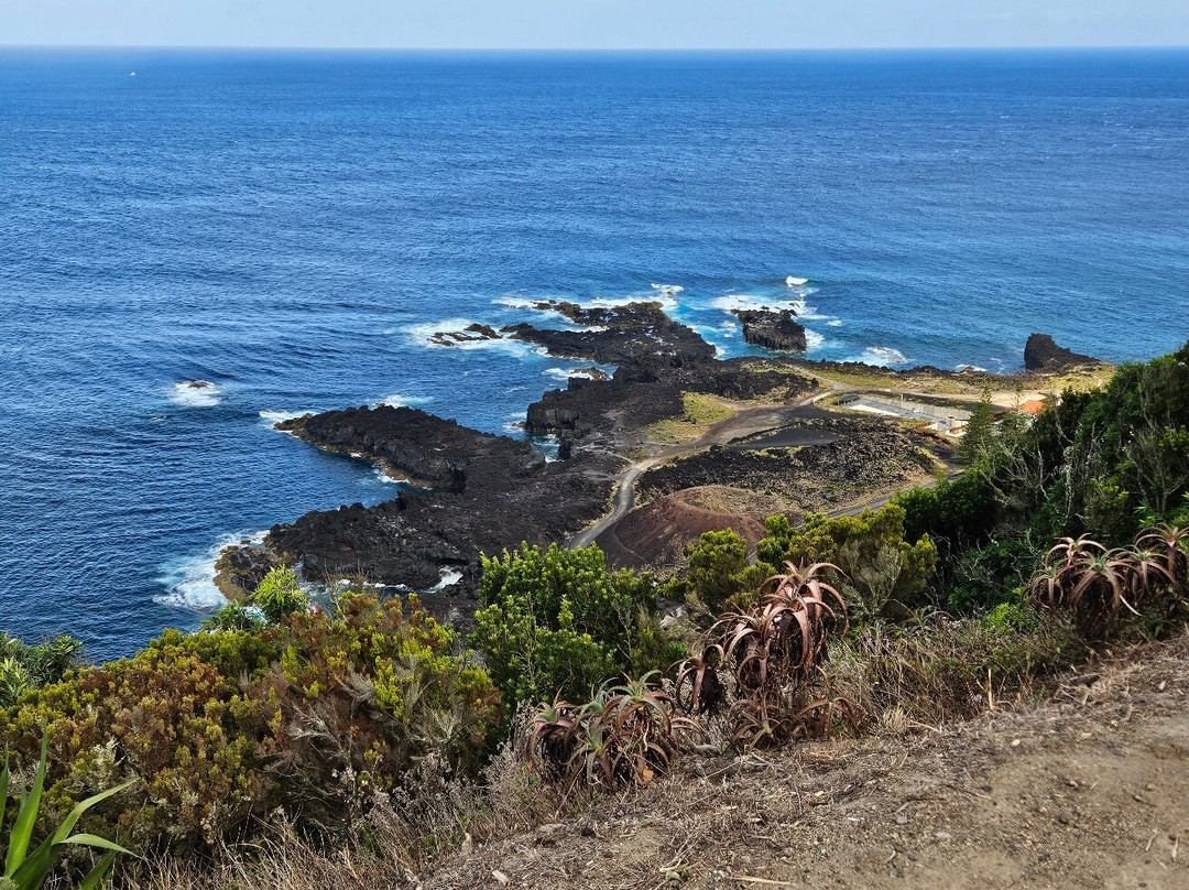 Farol da Ponta da Ferraria-Ginetes必去景点