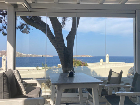 阿多尼斯酒店主图