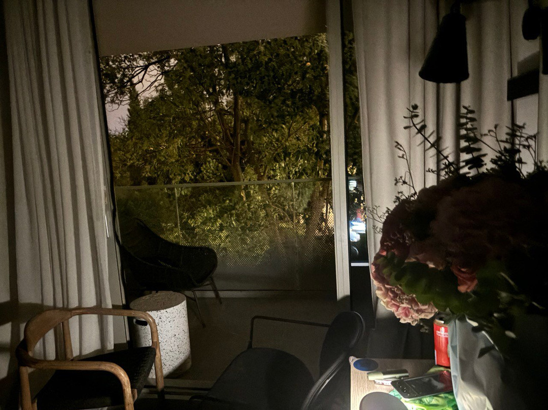 贴瑞纳酒店主图